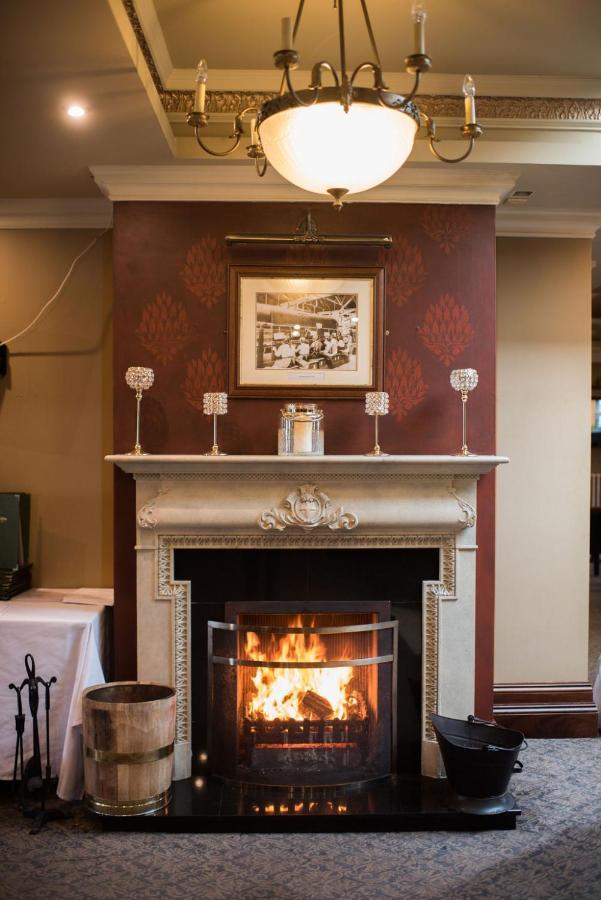 O'Neill Arms Hotel Toome Exterior foto